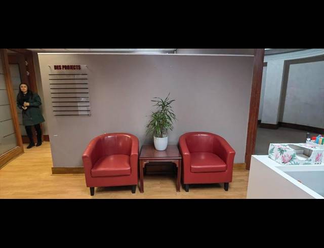 BUSINESS PROPERTY TO RENT IN LYNNWOOD GLEN